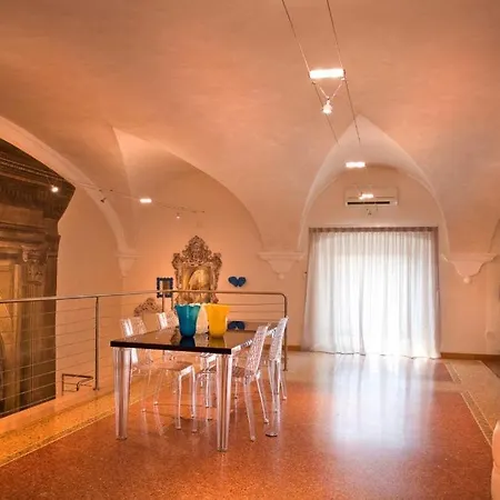 Anfite Luxury Volto San Luca *